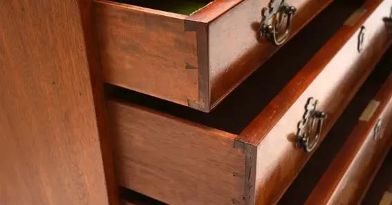 why do drawers have a fake split