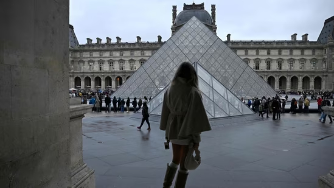 Paris Jewel Theft, Arrests Made in Connection with the Daring Louvre Heist