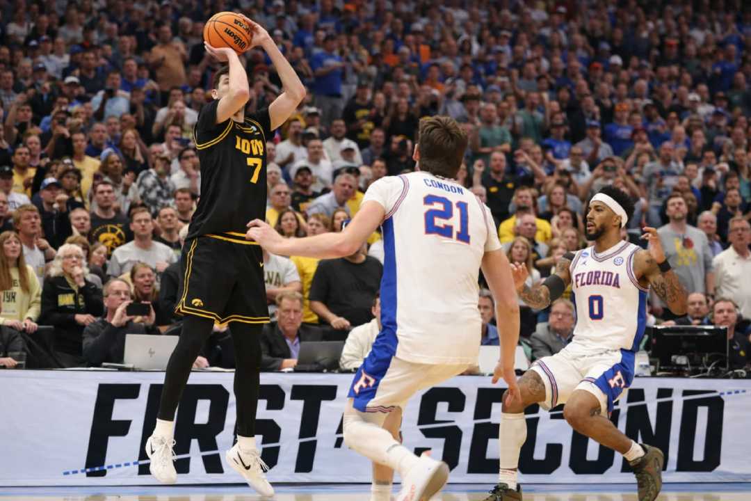 Iowa Pulls Off a Major Upset, Defending Champion Florida in Dramatic Victory