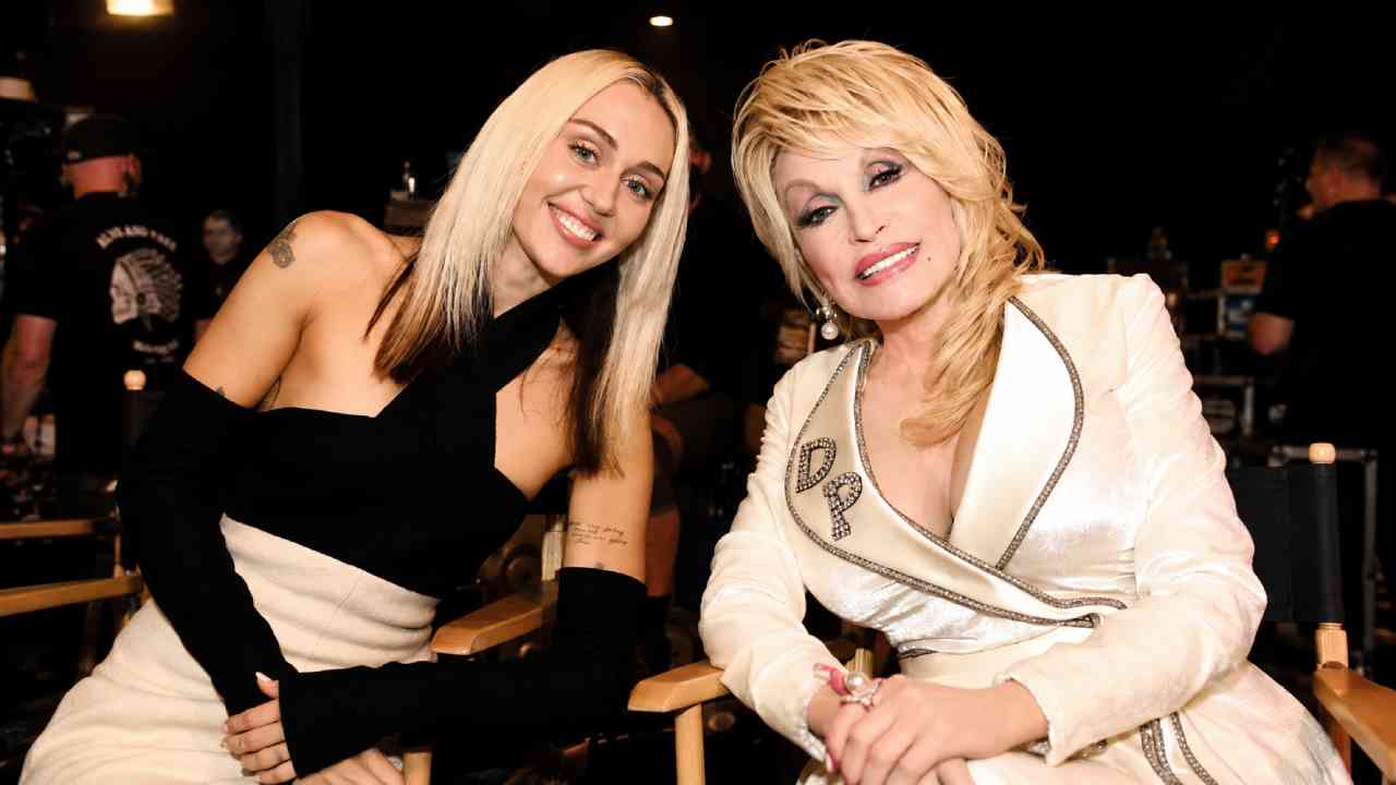 Miley Cyrus Gets Emotional Honoring Dolly Parton at Hollywood Bowl